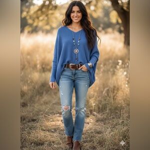 Nostalgia Mode aus Italien Blue V-Neck knit Oversized Sweater
